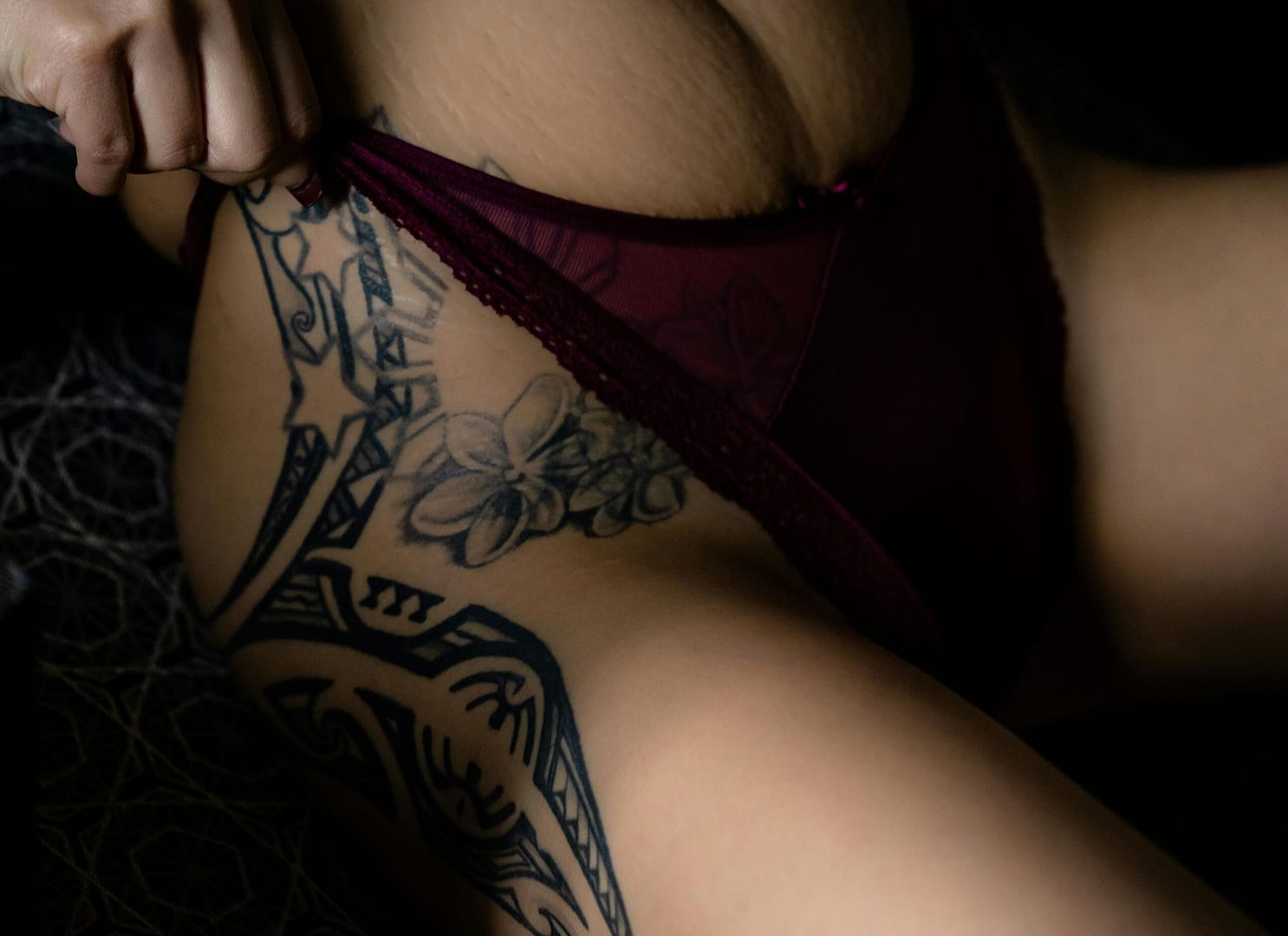 Jak wybrać wygodne majtki koronkowe stringi na specjalną okazję?