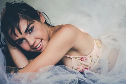 Biustonosz miękki: dlaczego warto go mieć w swojej garderobie?