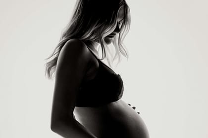 Jakie staniki dla kobiet w ciąży zapewniają komfort i wsparcie rosnącemu biustowi?